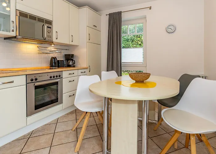 Appartement Haus Conwind 1 *